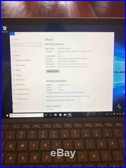 Microsoft Surface Pro 2017 (i7 2.5 GHz, 256 GB SSD, 8 GB RAM) with Keyboard