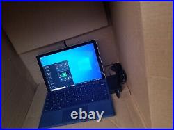 Microsoft Surface Pro 4 1724 Core i5-6300u 2.40GHz 8GB DDR3 256GB SSD WIN 10 PRO