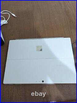 Microsoft Surface Pro Intel Core i5-7300U 2.60GHz 128 GB SSD With Keyboard READ